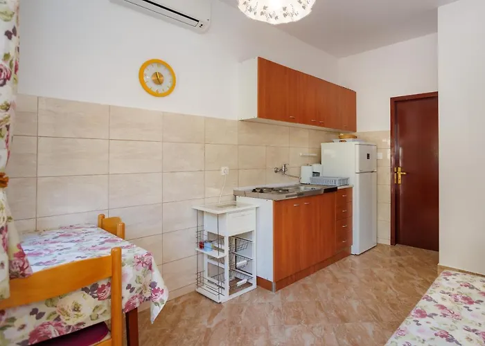Apartment Studio Nevena Close To Sea Apartment