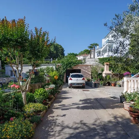 Apartment Close To Sea Krk Town