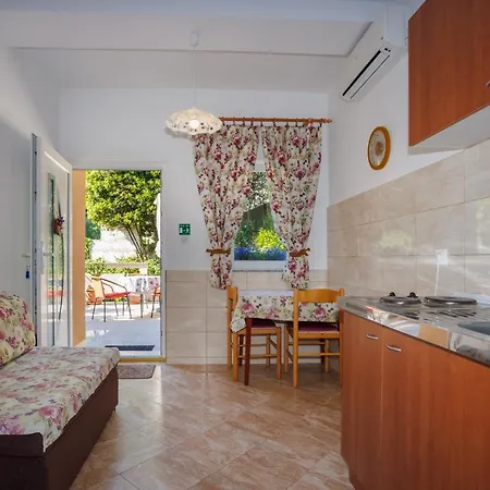 Nevena Close To Sea Apartament Krk Town