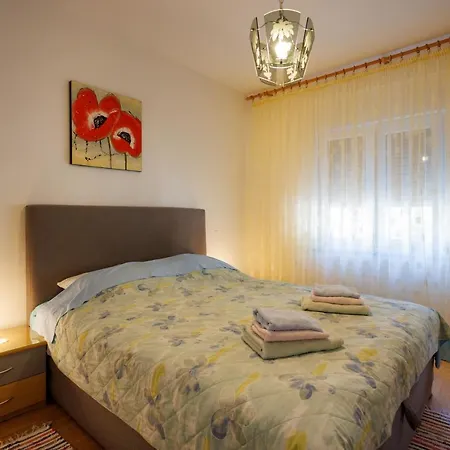 Apartment Nevena Close To Sea